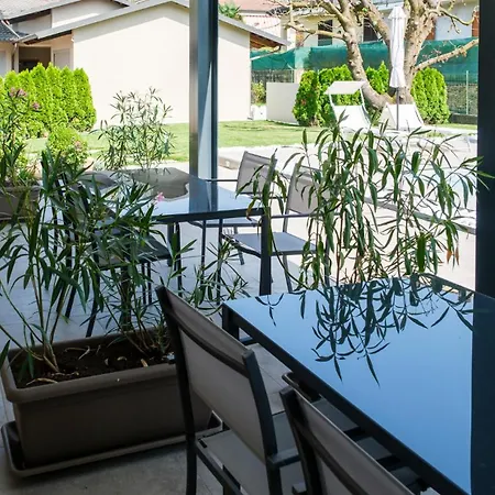 Alfredo * 阿比亚诺德伊夫雷亚