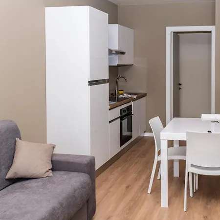 Alfredo * 阿比亚诺德伊夫雷亚